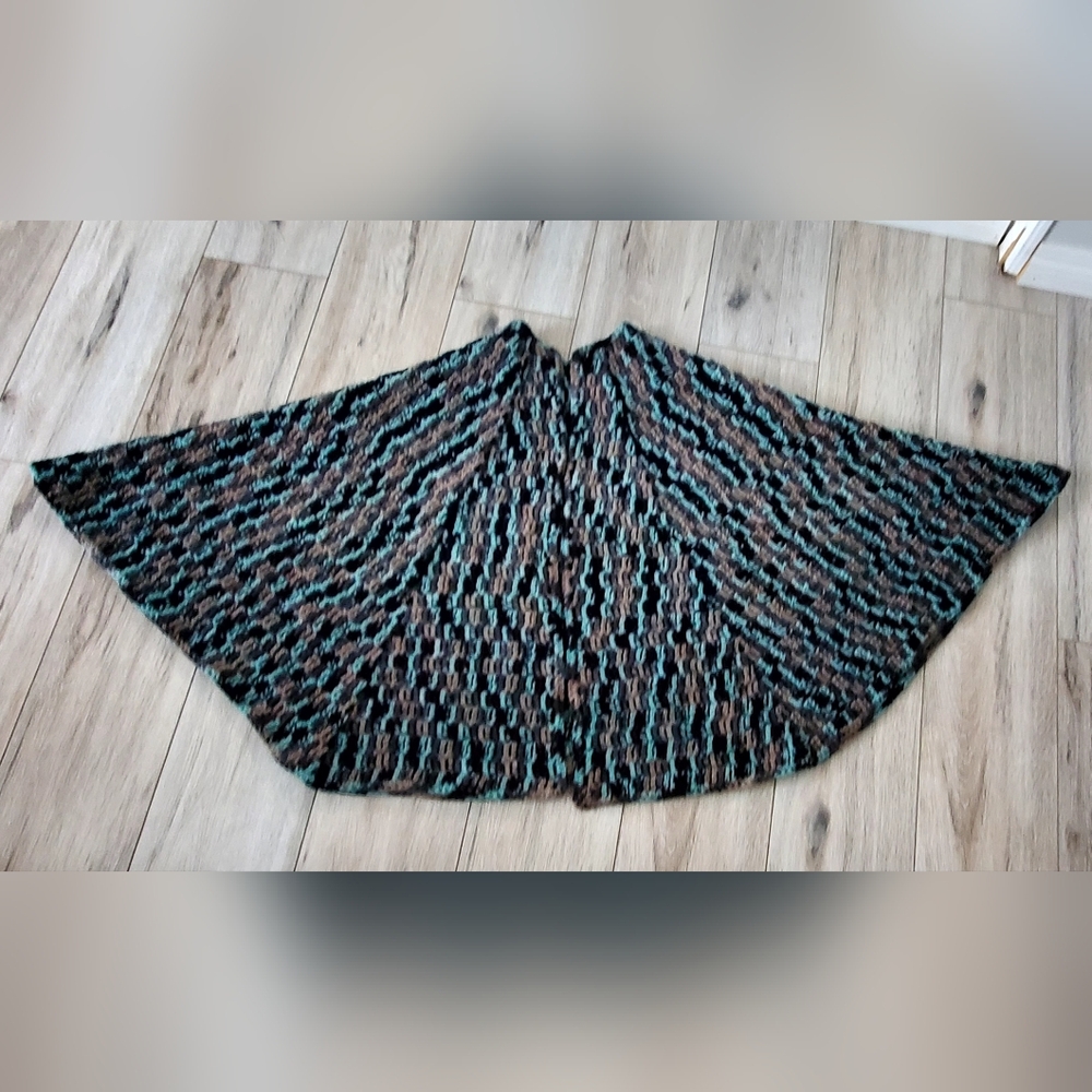 Ladies Hand Crocheted Wrap/Shrug